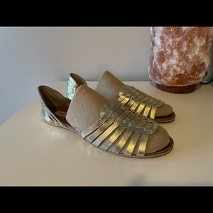 SOLD - Steve Madden Sandals (Muted Gold, Like New)